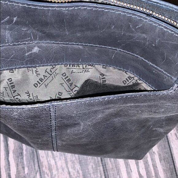 Diva True Livid Leather Purse - Picture 5 of 8